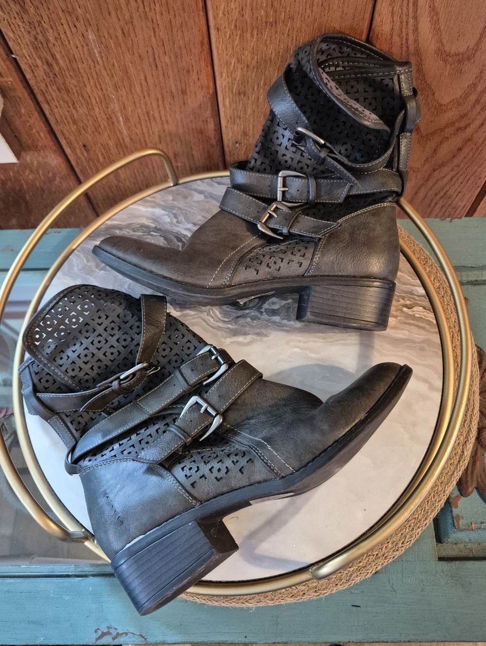 ❤️‍🔥 Just Fab Size 8 Womens Gray Buckle Ankle Boots
